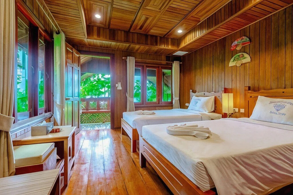 Wooden Cottage Sea/Pool View interior