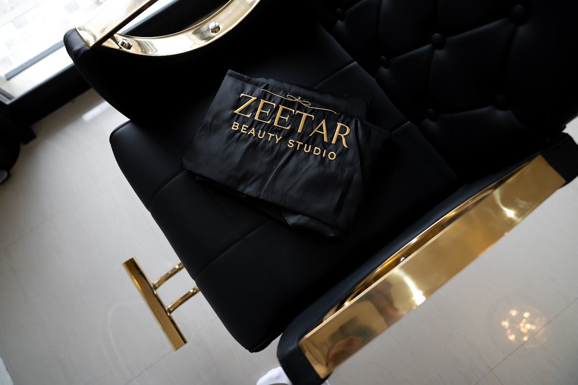 Zeetar Cape Detail